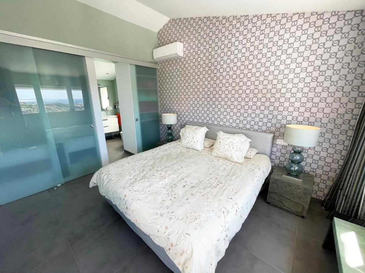 Luxury Villa Morelli With Seaview & Heated Pool Маспаломас Екстериор снимка